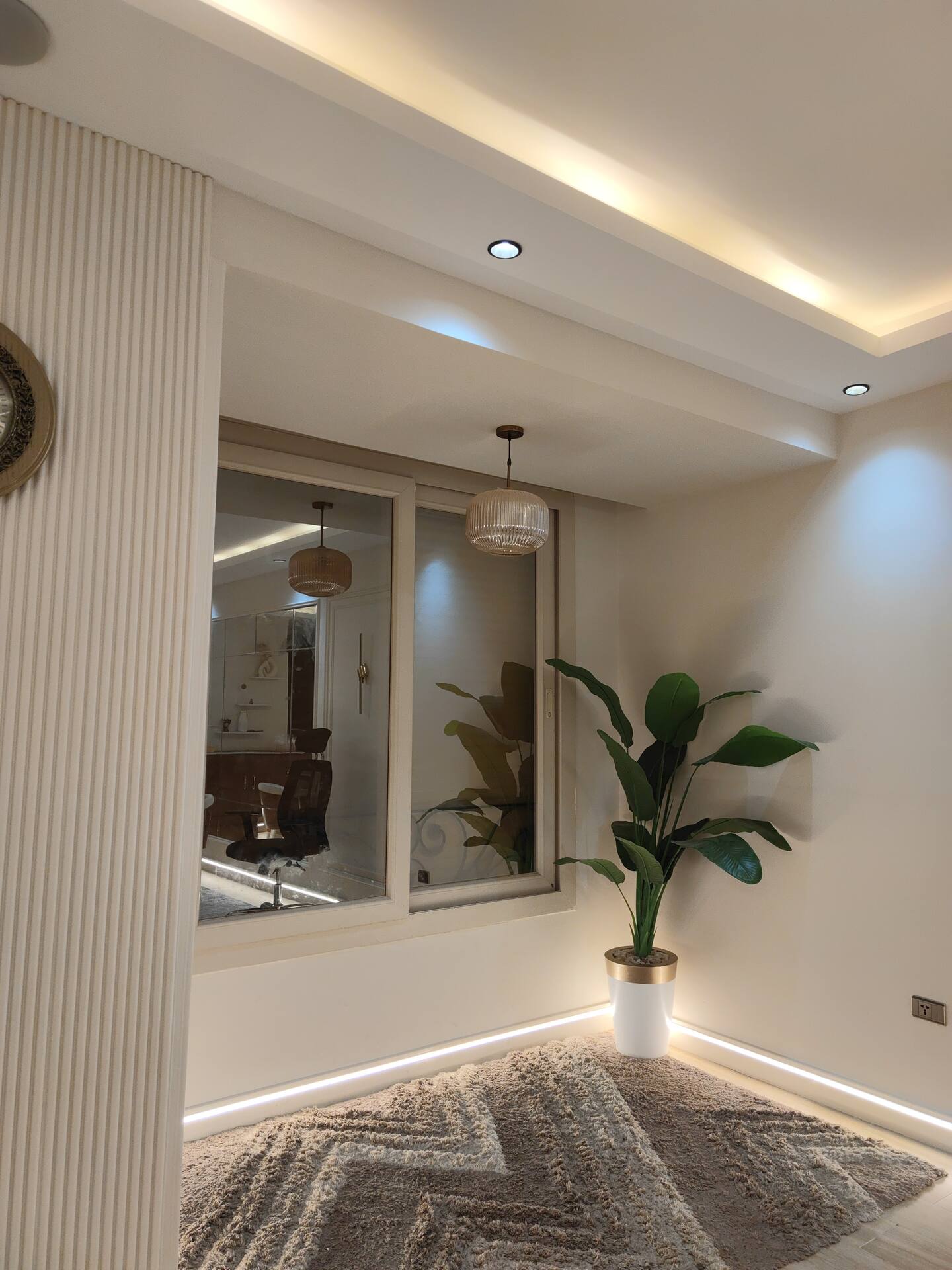 Luxury Designer Apartment — photo 4