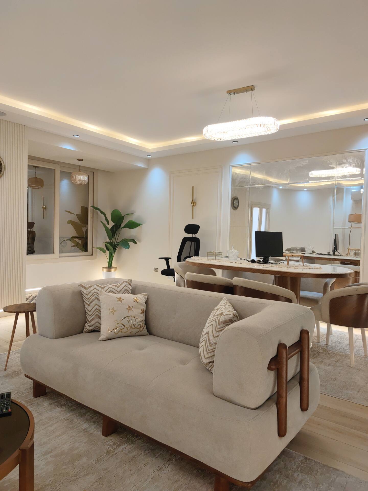 Luxury Designer Apartment — photo 5